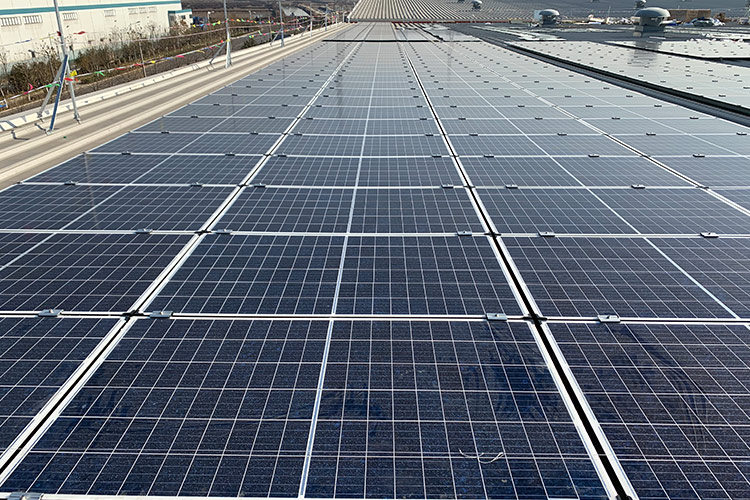 Systèmes de montage de toit solaire montés sur rail Kseng par rapport aux systèmes de montage de toit solaire sans rail
