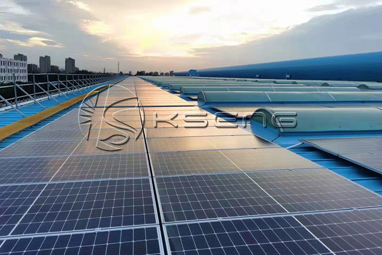 Montage sur rail ou sans rail pour les projets solaires sur les toits
