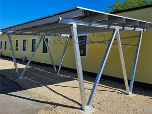 Projet d'abri solaire de 8 kW – Énergie efficace et protection du véhicule