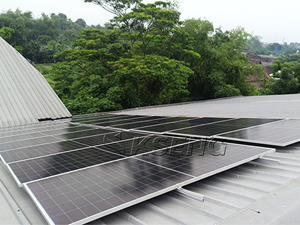 Projet de système de montage solaire sur toit métallique de 14 MW en Indonésie
